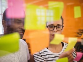 O Inbound Marketing chega a ser 62% mais barato do que as campanhas de marketing tradicional (Foto: peoplecreations/Freepik)