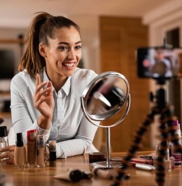 Estudo aponta que 77% confiam em influenciadores na hora da compra 77% dos consumidores confiam em influenciadores digitais em 2025 (Foto: Freepik)