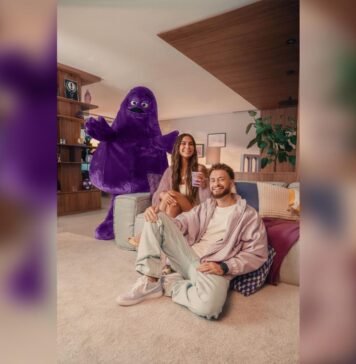McDonald’s aposta em Bianca e Fred Bruno para volta do Shake do Grimace Bianca Andrade e Fred Bruno estrelam campanha digital do McDonald’s (Foto: Divulgação)